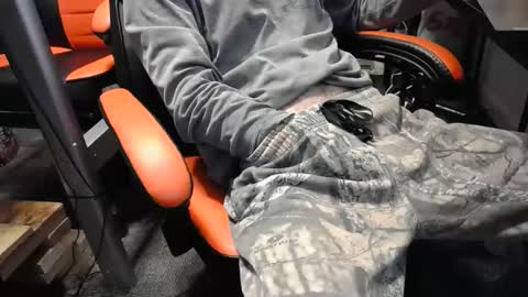 Snapshot of i_am_only_human chatting on 10/18/25, 01:56 lucifer online show from 10/18/25, 01:56