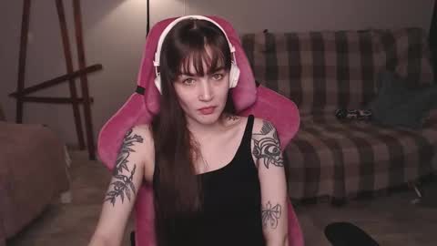 elisabeth online show from 11/21/25, 12:48