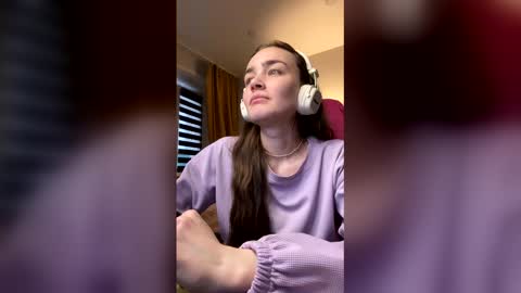 elisabeth online show from 12/02/25, 10:20