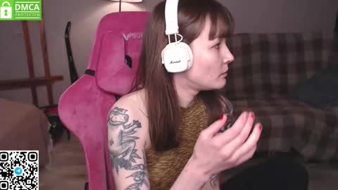 Snapshot of i_love_icecream chatting on 02/26/26, 01:10 elisabeth online show from 02/26/26, 01:10