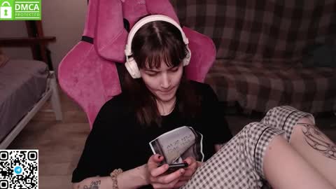 Snapshot of i_love_icecream chatting on 03/03/26, 01:28 elisabeth online show from 03/03/26, 01:28