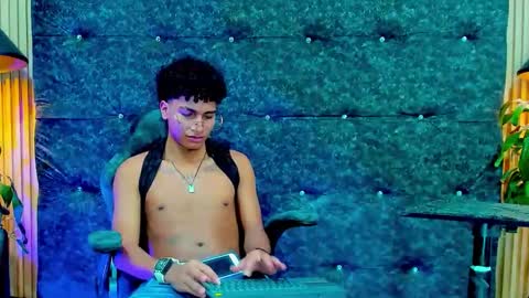 Snapshot of iaan_dalton_ chatting on 10/23/25, 12:21 iaan_dalton_ online show from 10/23/25, 12:21