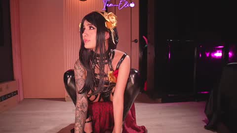       online show from 01/05/25, 01:45