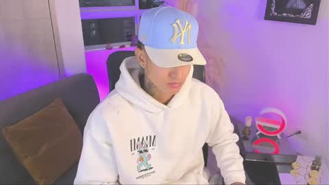 iam_light_ online show from 05/18/26, 11:10