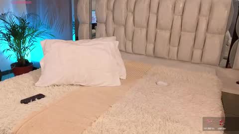 Snapshot of iam_miaparker chatting on 09/19/25, 11:05 mia time online 3pm- 8pm online show from 09/19/25, 11:05