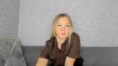 Venus online show from 09/18/25, 01:24