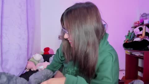 Snapshot of iam_zoechan chatting on 12/30/24, 06:53 Zoe 3 online show from 12/30/24, 06:53