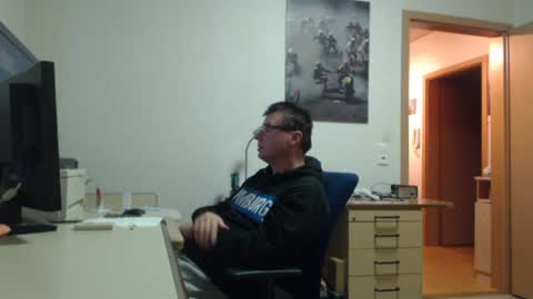 iamachim online show from 11/18/25, 06:34