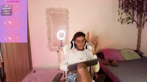 iamandrey_ online show from 05/04/26, 01:29