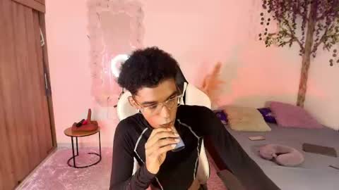 Snapshot of iamandrey_ chatting on 06/30/26, 12:44 iamandrey_ online show from 06/30/26, 12:44