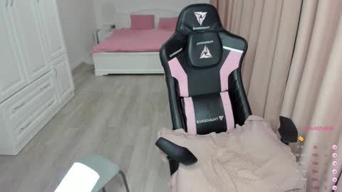 Cassie  STREAMS HERE EVERYDAY online show from 02/02/25, 02:06