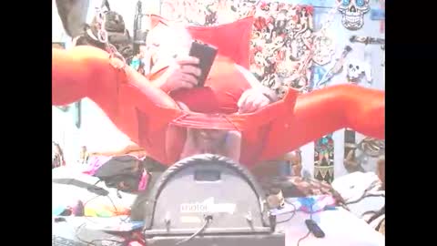 Snapshot of iamcaveman69 chatting on 03/19/26, 09:24 Naomi online show from 03/19/26, 09:24