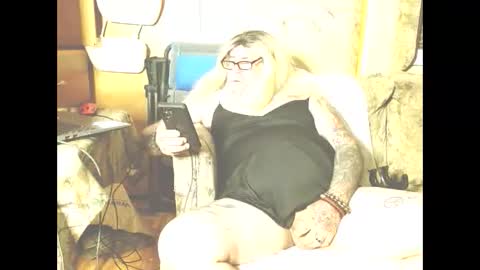 Snapshot of iamcaveman69 chatting on 04/02/26, 10:24 Naomi online show from 04/02/26, 10:24