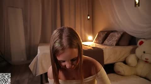 Snapshot of iamclaire_ chatting on 11/13/25, 07:35 Claire online show from 11/13/25, 07:35