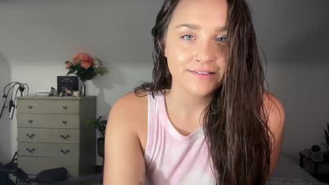 Crystal online show from 11/03/25, 06:42