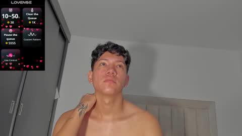 Snapshot of iamjulian_ chatting on 06/10/26, 11:09 Juliiiiian online show from 06/10/26, 11:09