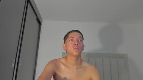 Snapshot of iamjulian_ chatting on 06/20/26, 11:13 Juliiiiian online show from 06/20/26, 11:13