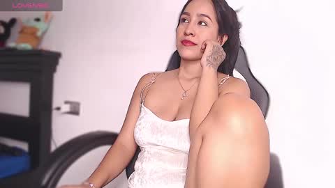 Lara online show from 01/17/25, 04:17