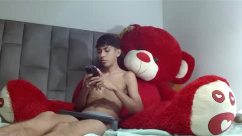 Snapshot of iammaik chatting on 03/11/25, 11:44 iammaik online show from 03/11/25, 11:44