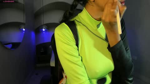 Nayuta online show from 03/05/25, 08:10