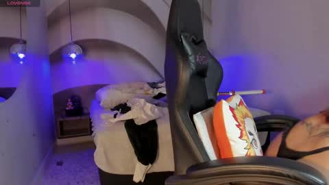 Nayuta online show from 03/09/25, 08:21