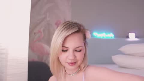 Nina  online show from 11/28/25, 08:00