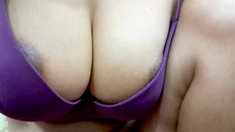 Snapshot of iamsomeone1234 chatting on 02/02/26, 08:29 Iamnidhicam online show from 02/02/26, 08:29