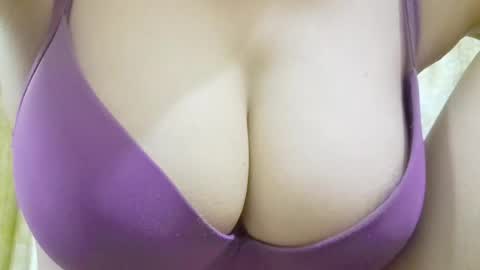 Snapshot of iamsomeone1234 chatting on 05/27/26, 06:27 Iamnidhicam online show from 05/27/26, 06:27
