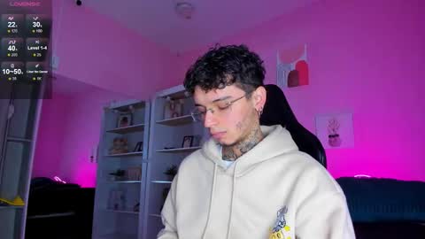 IAN CASTILLO online show from 12/03/25, 11:19