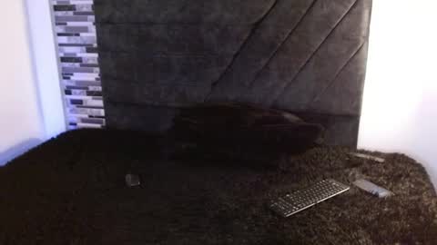 Ian Davis online show from 04/30/26, 02:45