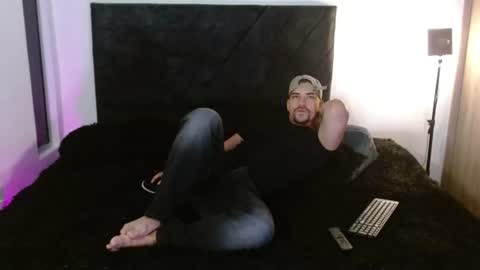 Ian Davis online show from 07/26/26, 05:42