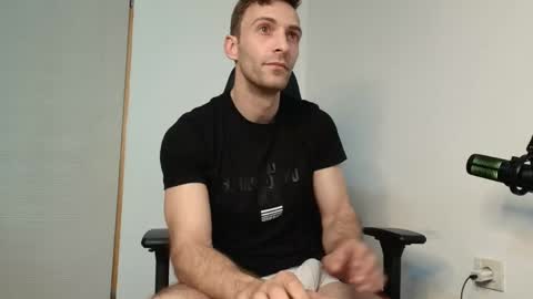 Snapshot of ianandersson27 chatting on 04/28/26, 05:01 Ian Andersson online show from 04/28/26, 05:01