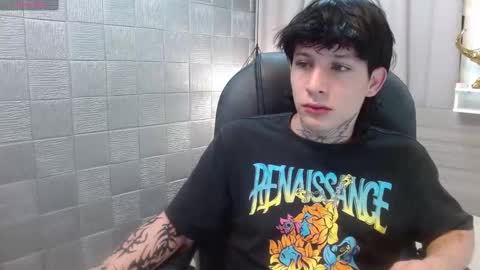 ian online show from 11/20/25, 02:01