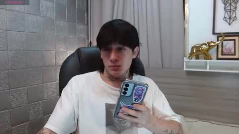 ian online show from 12/15/25, 03:33