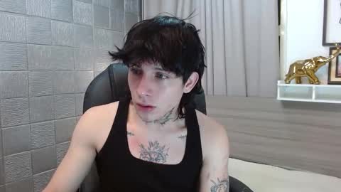 ian online show from 12/17/25, 09:37