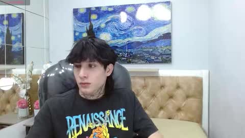 ian online show from 12/17/25, 09:43