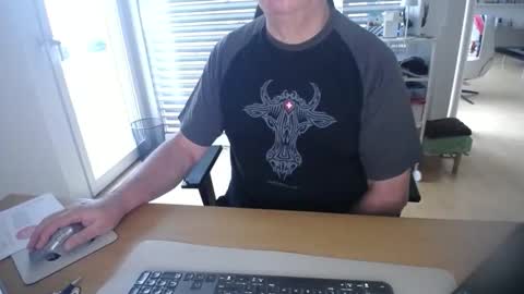 iandy12 online show from 10/08/25, 06:11