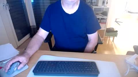 iandy12 online show from 10/26/25, 10:47