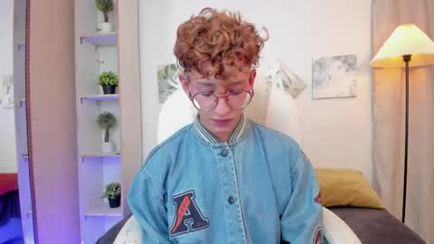 ian  online show from 11/30/25, 02:59