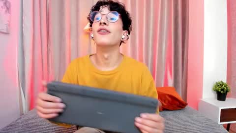 ian  online show from 03/04/26, 03:23