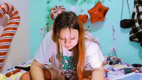 Snapshot of iansofy27 chatting on 12/24/24, 08:22 ansifia online show from 12/24/24, 08:22