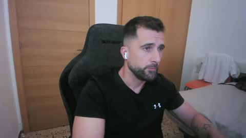 Snapshot of iberian_macho chatting on 10/11/25, 09:30 iberian_macho online show from 10/11/25, 09:30