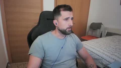 Snapshot of iberian_macho chatting on 10/18/25, 07:42 iberian_macho online show from 10/18/25, 07:42