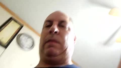 Snapshot of ice1001 chatting on 11/10/25, 02:10 ice1001 online show from 11/10/25, 02:10