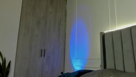 Crystall online show from 10/28/25, 12:52