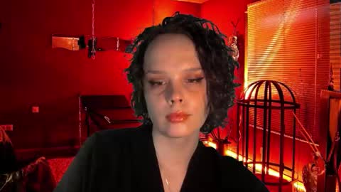 Nina online show from 12/05/25, 02:20