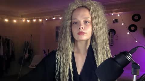 Nina online show from 01/12/26, 11:43