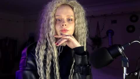 Nina online show from 01/16/26, 11:53