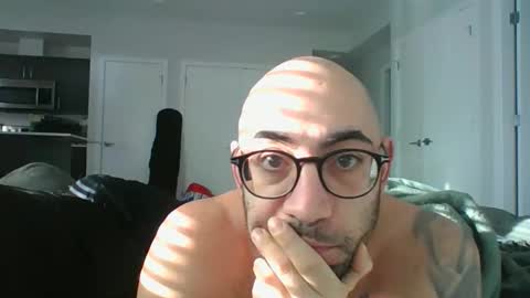 icecreammanx online show from 12/17/25, 08:15