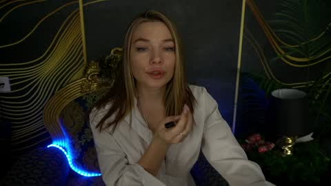 Snapshot of icedanielles chatting on 12/28/24, 02:53 Danielle online show from 12/28/24, 02:53
